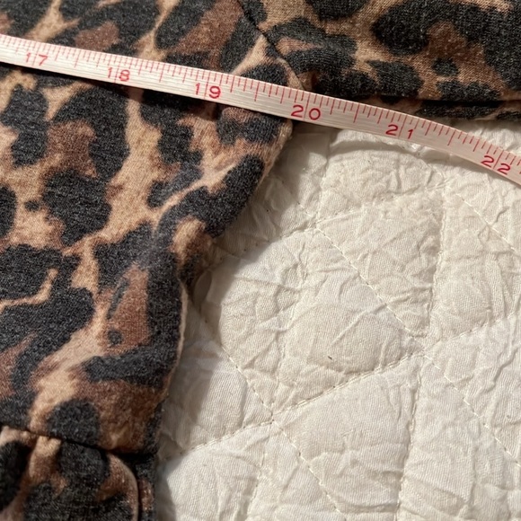 Leopard Cardigan - Picture 6 of 8